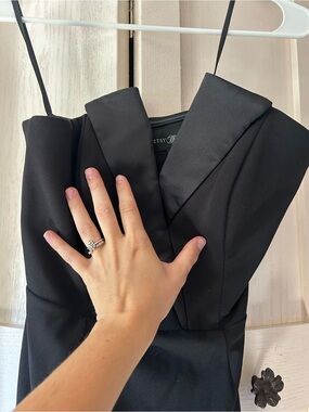 Black Sleeveless V-Neck Dress